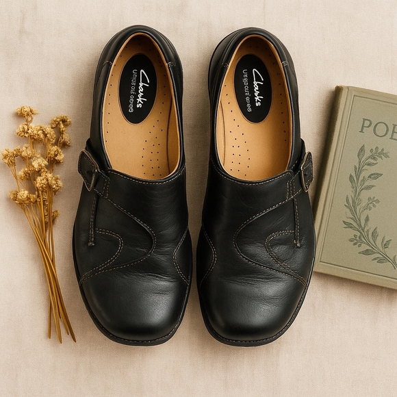 Clarks Unstructured Black Leather Loafers Grannycore Whimsygoth Comfort Shoe - Picture 1 of 10